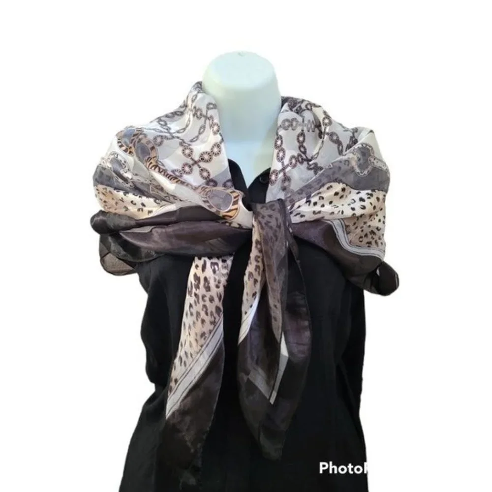 Beautiful leopard Print Scarve